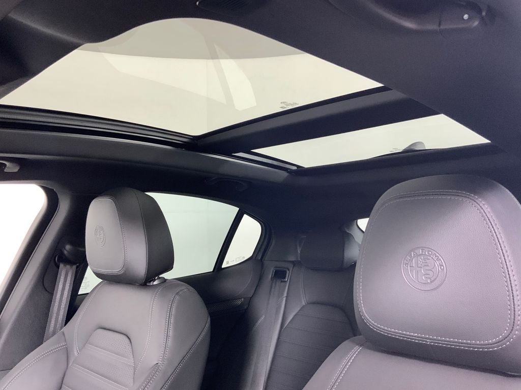 2024 Alfa Romeo Stelvio Quadrifoglio Carbon