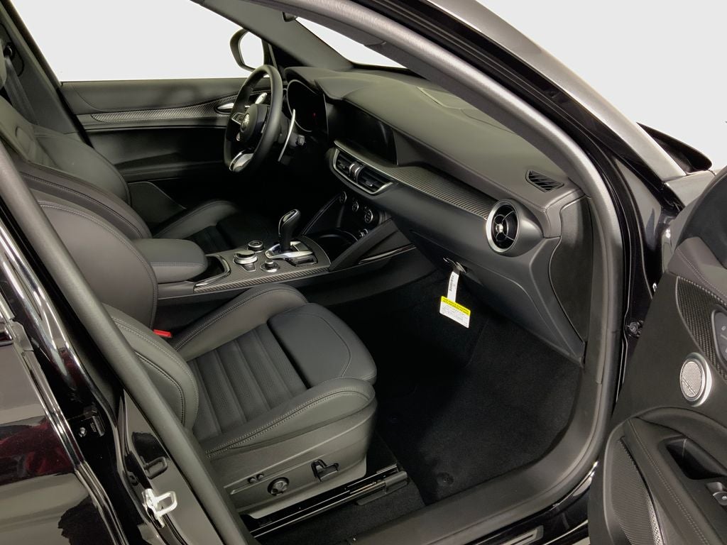 2024 Alfa Romeo Stelvio Quadrifoglio Carbon