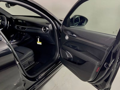 2024 Alfa Romeo Stelvio Quadrifoglio Carbon