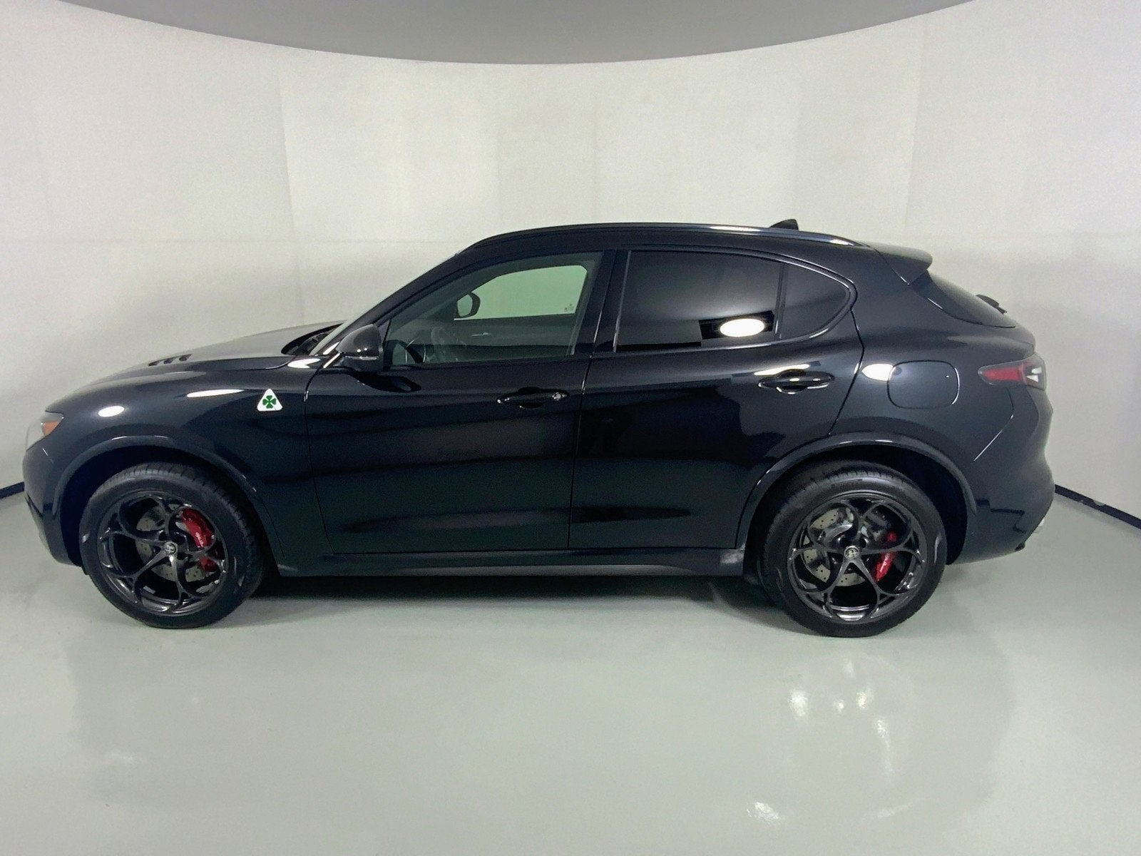 2024 Alfa Romeo Stelvio Quadrifoglio