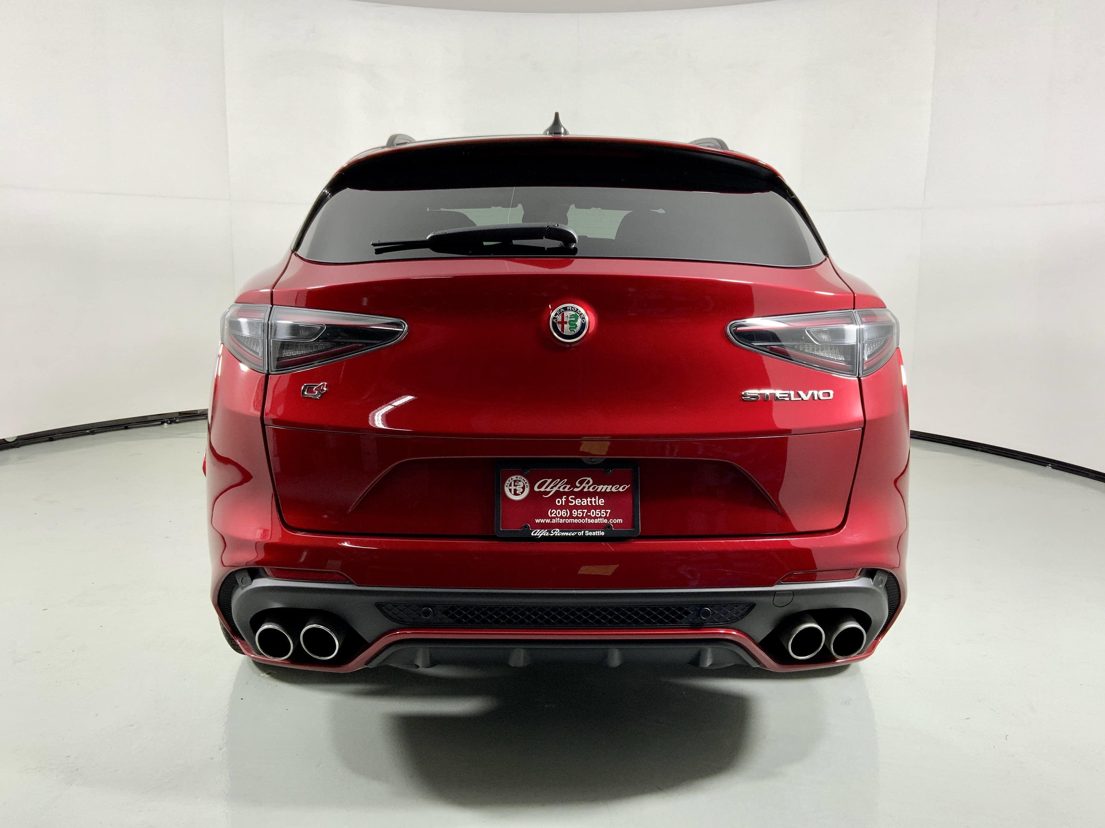 2024 Alfa Romeo Stelvio Quadrifoglio