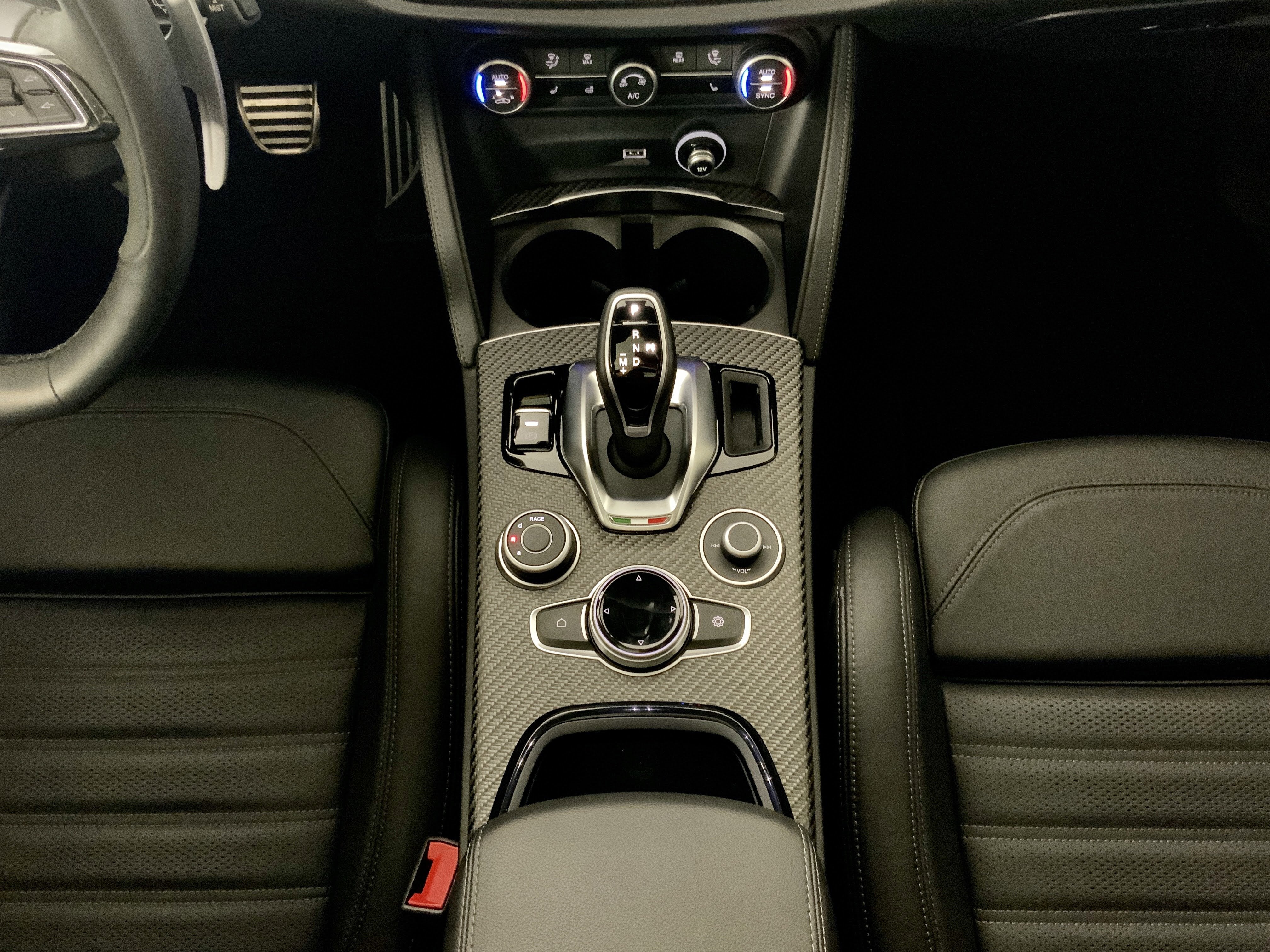 2024 Alfa Romeo Stelvio Quadrifoglio