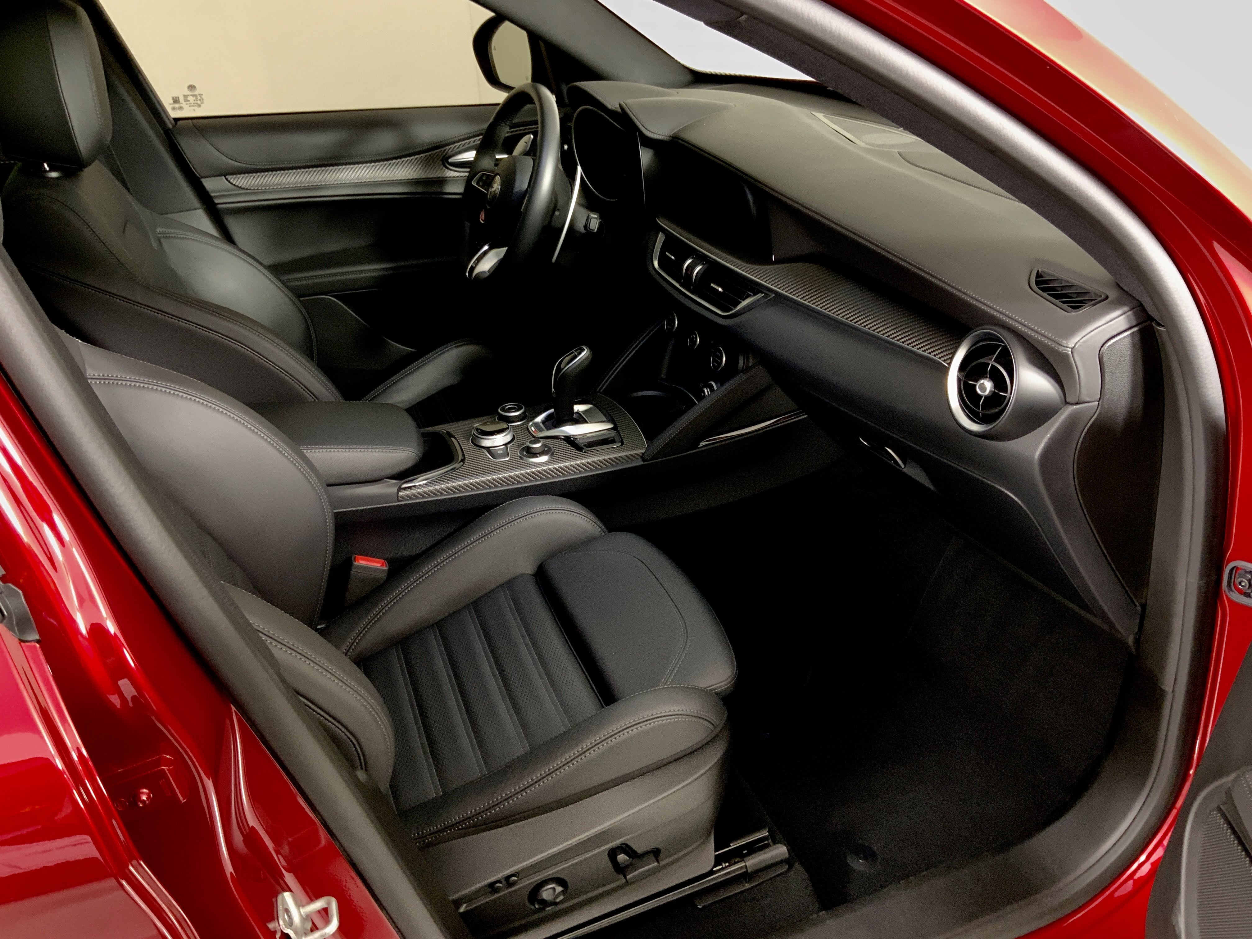 2024 Alfa Romeo Stelvio Quadrifoglio