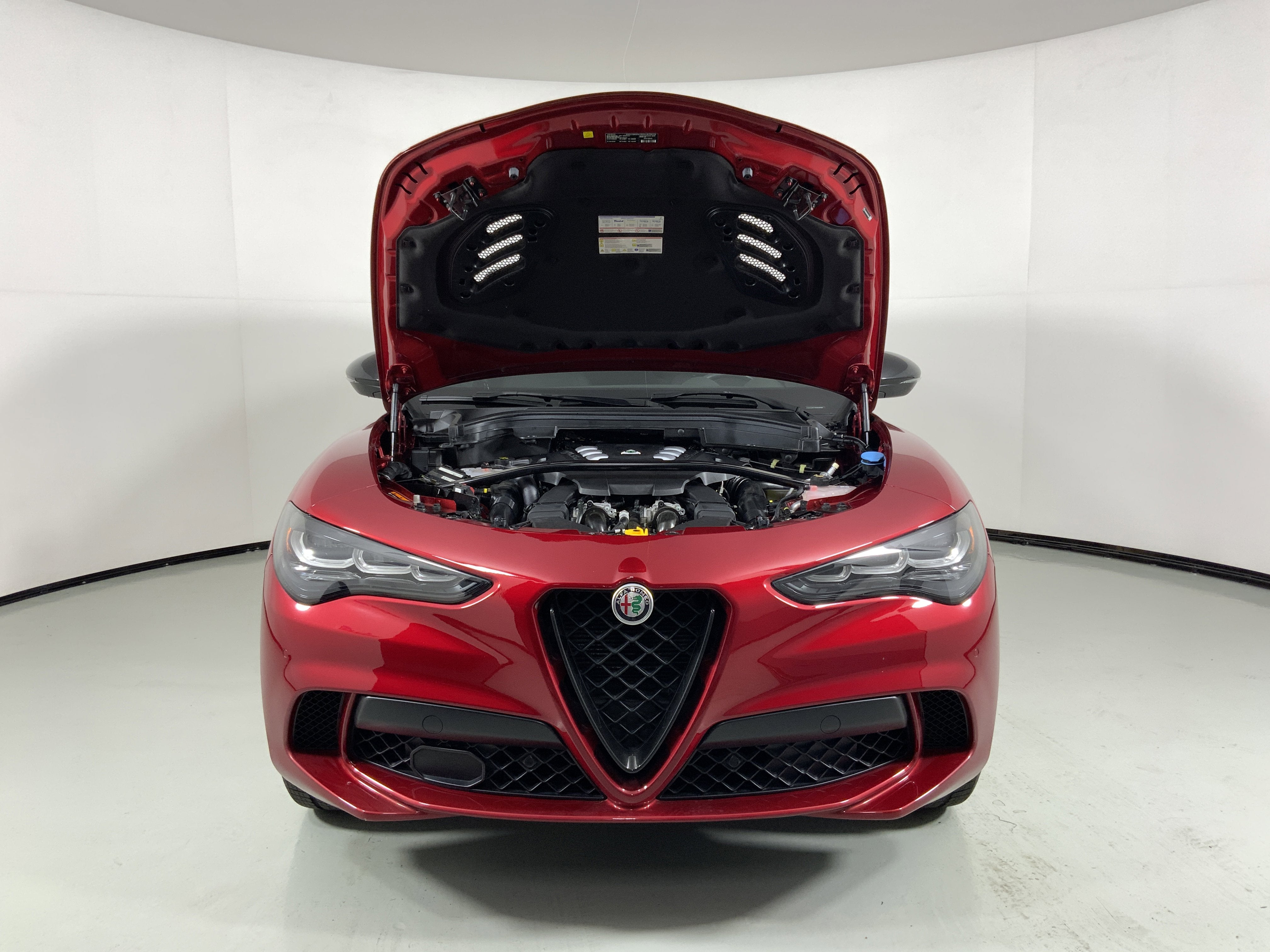 2024 Alfa Romeo Stelvio Quadrifoglio