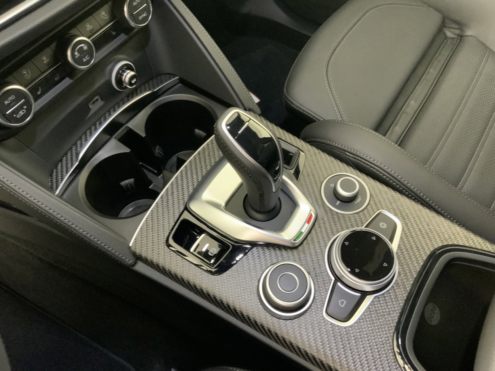 2024 Alfa Romeo Stelvio Quadrifoglio